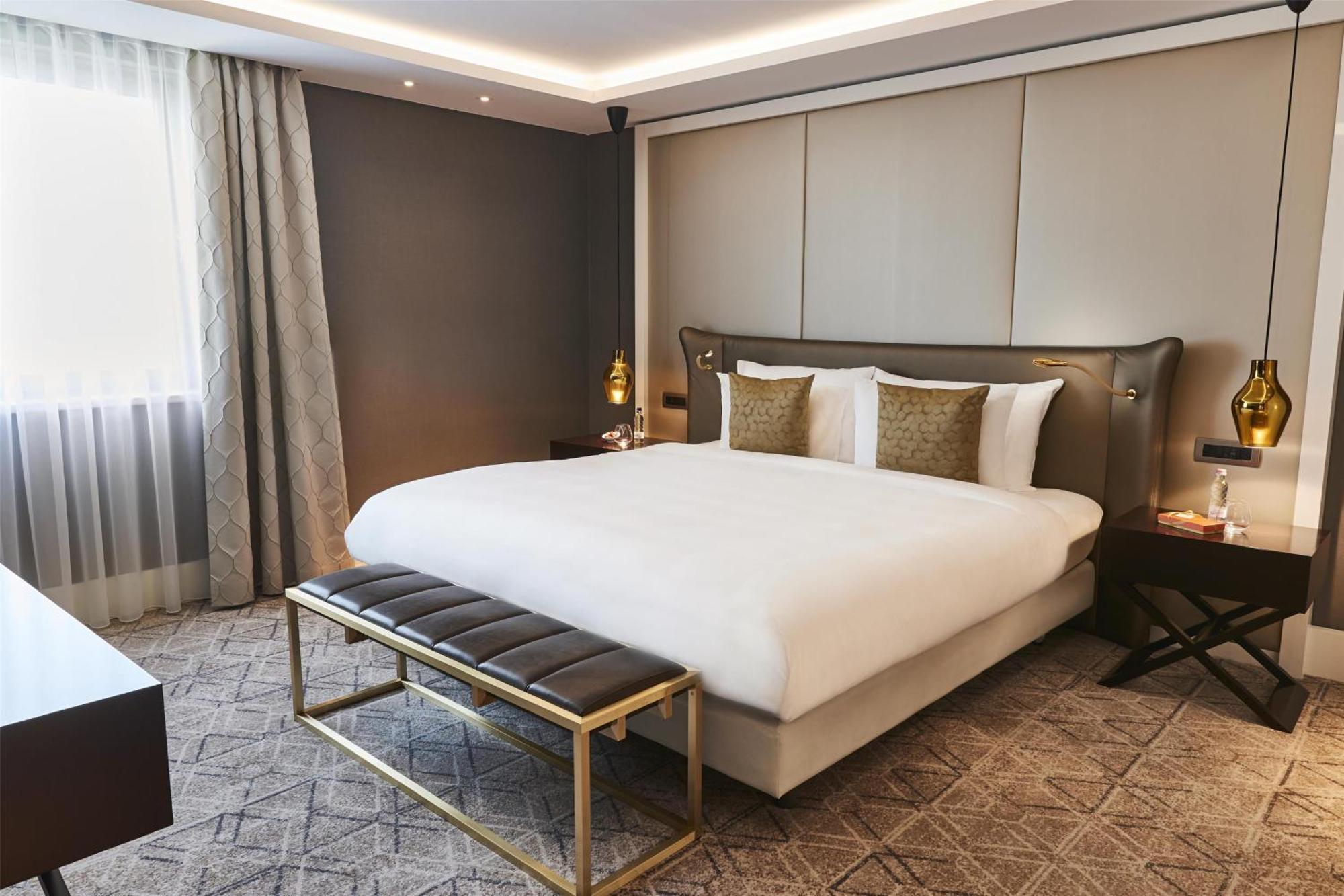 Kempinski Hotel Corvinus Budapest Exterior photo